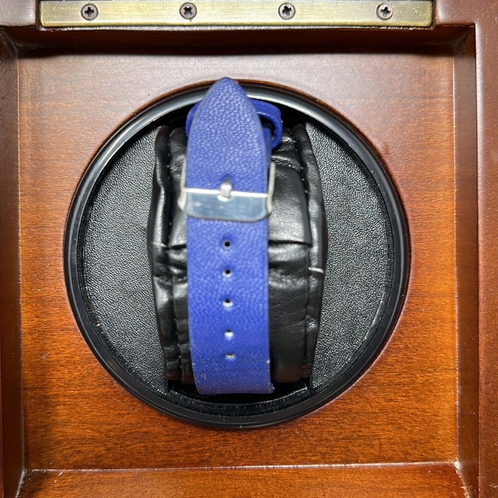 Nice watch - Picture 2 of 3